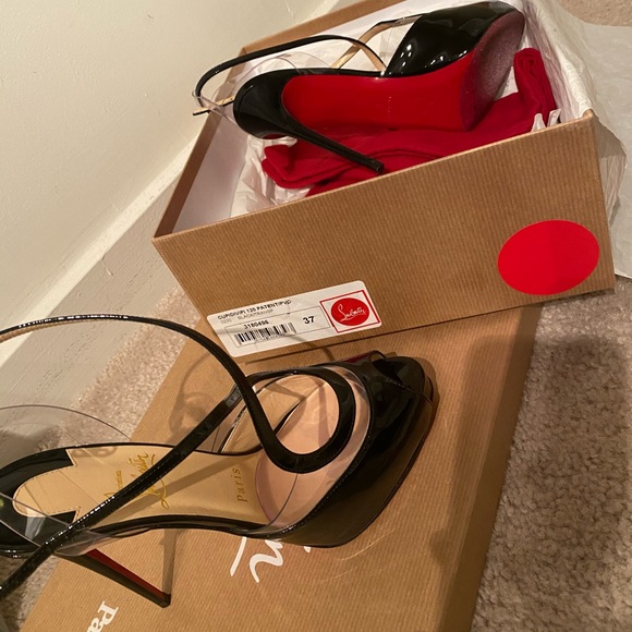 Christian Louboutin Shoes - Red bottoms like new no low offers
